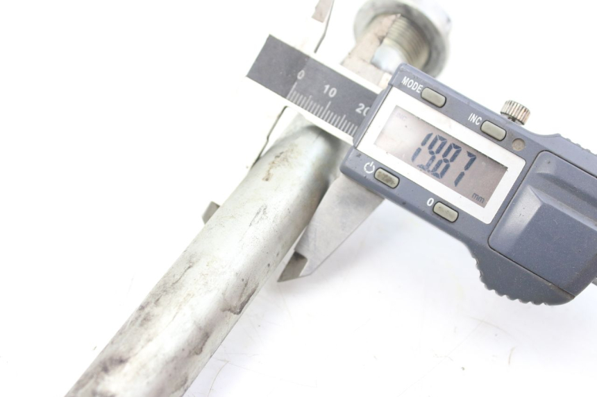 photo de SCHWINGARMACHSE KAWASAKI ZZR 600 (1995 - 2004) - Zoom auf Gebrauchszustand