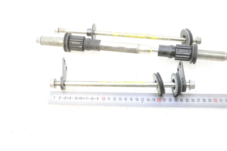 photo de SCHRAUBEN MOTOR HONDA FJS SILVER WING SILVERWING 400 (2005 - 2008) - Technische Nahaufnahme