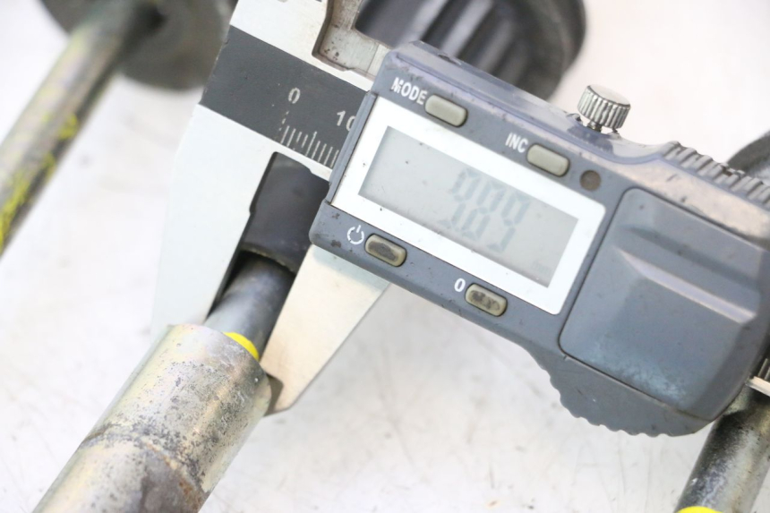 photo de SCHRAUBEN MOTOR HONDA FJS SILVER WING SILVERWING 400 (2005 - 2008) - Gesamtansicht des Produkts