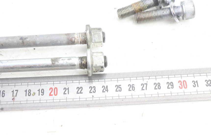 photo de SCHRAUBEN MOTOR YAMAHA FZ8 800 (2010 - 2016) - Details der Befestigungspunkte