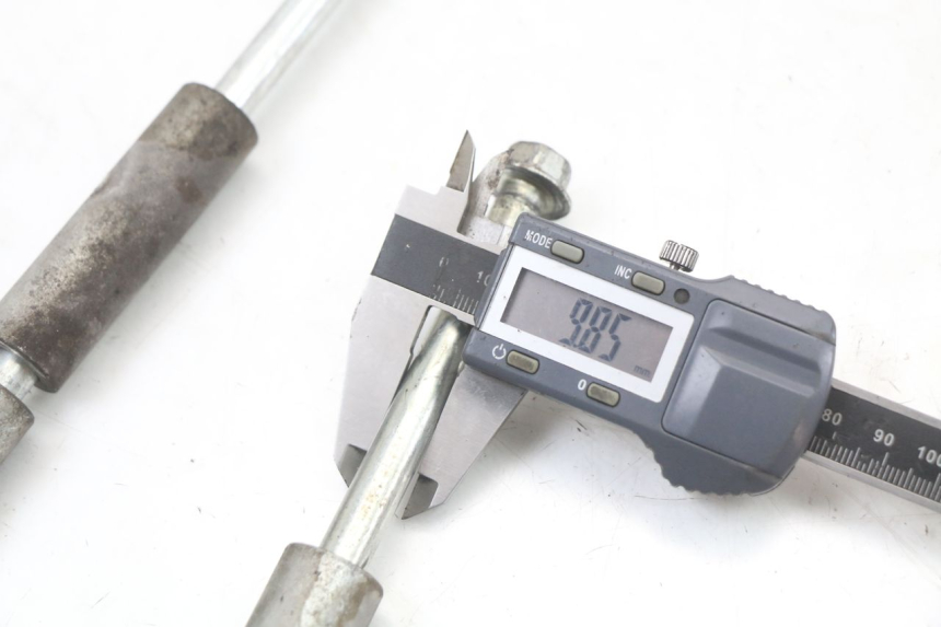 photo de SCHRAUBEN MOTOR HYOSUNG GF 125 (2001 - 2005) - Alternative Perspektive