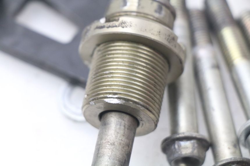 photo de SCHRAUBEN MOTOR SUZUKI GSX-R GSXR K16 1000 (2012 - 2016) - Detailansicht des Bauteils