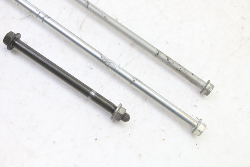 photo de SCHRAUBEN MOTOR HONDA NTV DEAUVILLE 650 (2001 - 2006) - Zoom auf Gebrauchszustand