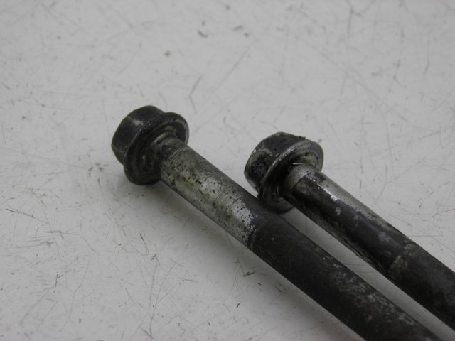 photo de SCHRAUBEN MOTOR SUZUKI GSF N BANDIT 600 (1996 - 1999) - Detailansicht des Bauteils