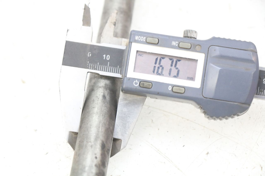 photo de HINTERACHSE ROYAL ENFIELD BULLET CLASSIC 500 (2017 - 2020) - Detailansicht des Bauteils