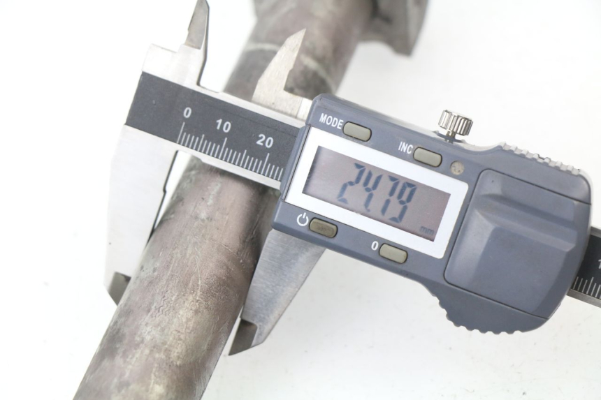 photo de HINTERRADACHSE HONDA CBR 929 RR FIREBLADE 900 (2000 - 2001) - Zoom auf Gebrauchszustand