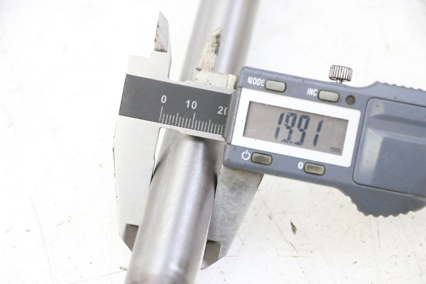 photo de HINTERRADACHSE YAMAHA FJ 36Y 1100 (1984 - 1985) - Detailansicht des Bauteils