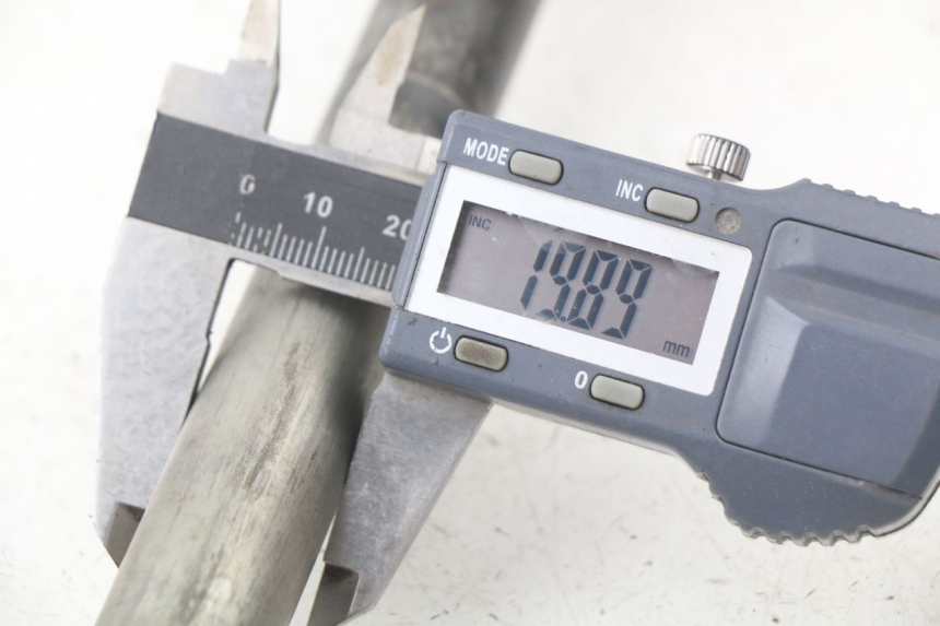 photo de HINTERRADACHSE YAMAHA FJR ABS 1300 (2006 - 2012) - Technische Nahaufnahme