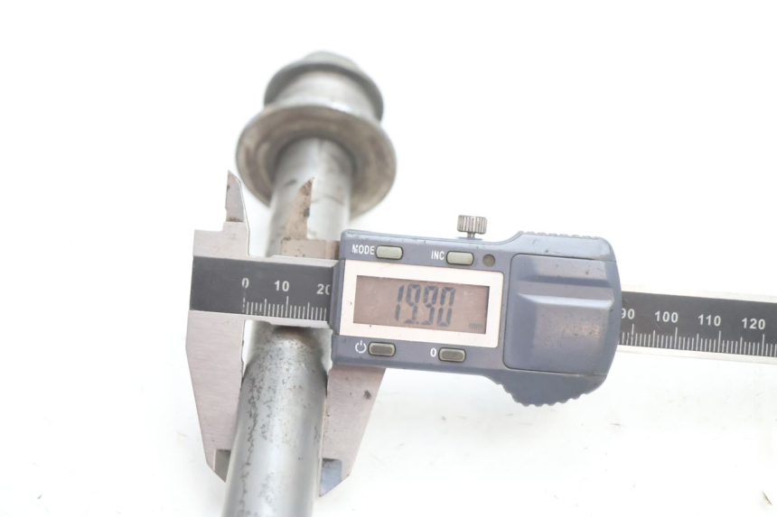 photo de HINTERRADACHSE KAWASAKI GPX F ZX750F 750 (1986 - 1990) - Technische Nahaufnahme