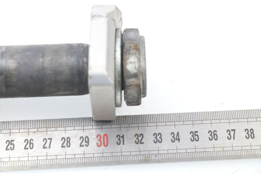 photo de HINTERRADACHSE SUZUKI GSX-R GSXR 600 (2008 - 2010) - Zoom auf Gebrauchszustand