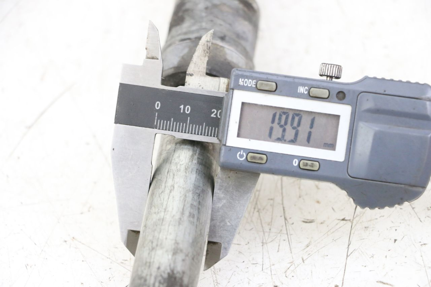 photo de HINTERRADACHSE HONDA VT C2 SHADOW 750 (1997 - 2001) - Zoom auf Gebrauchszustand