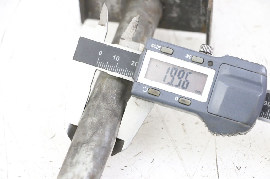 photo de HINTERACHSE KAWASAKI ZR7 ZR-7 S 750 (1999 - 2004) - Detailansicht des Bauteils