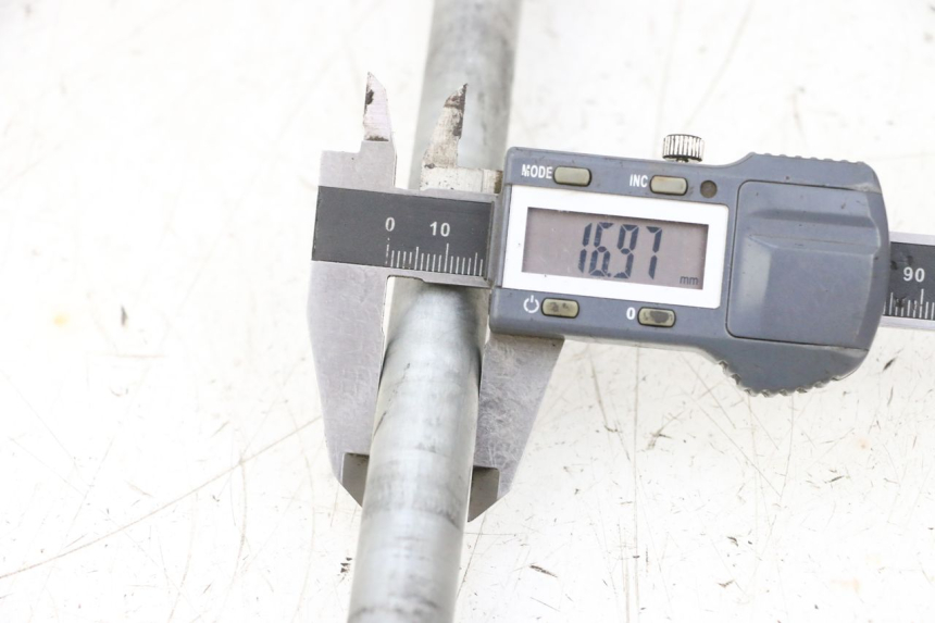 photo de HINTERRADACHSE HONDA NSR R 125 (1994 - 2003) - Detailansicht des Bauteils