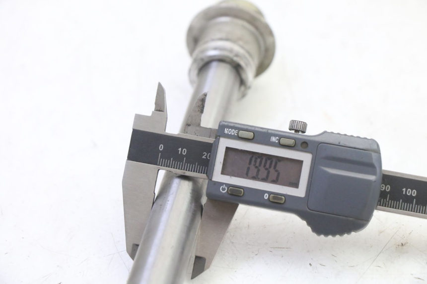 photo de HINTERRADACHSE TRIUMPH SPRINT 900 (1995 - 1998) - Technische Nahaufnahme