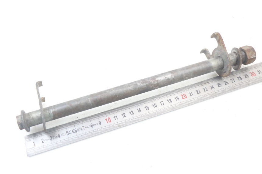 photo de HINTERRADACHSE SUZUKI GS F 500 (2004 - 2007) - Zoom auf Gebrauchszustand