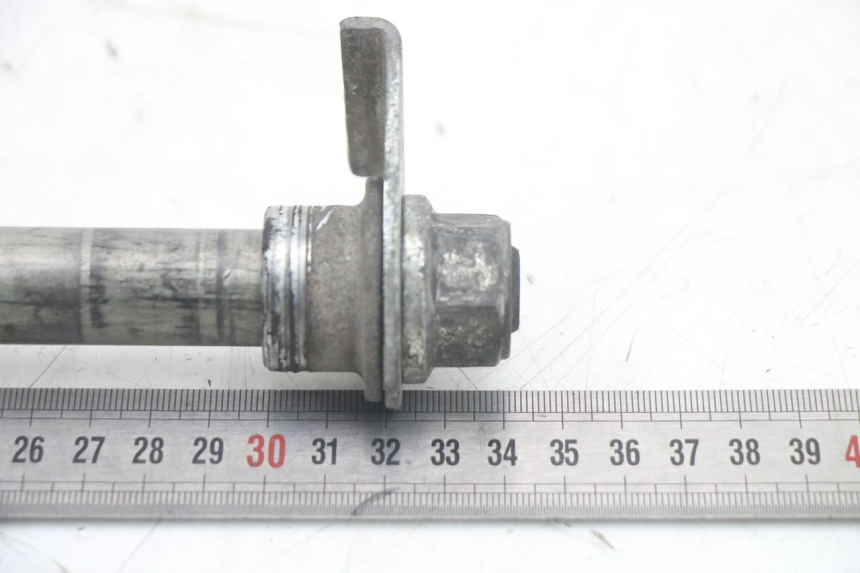 photo de HINTERRADACHSE SUZUKI GSF S BANDIT 600 (2000 - 2004) - Technische Nahaufnahme