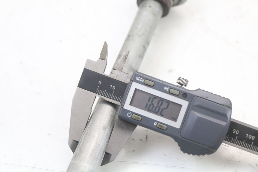 photo de HINTERRADACHSE YAMAHA TDR DELTABOX 125 (1997 - 2003) - Technische Nahaufnahme