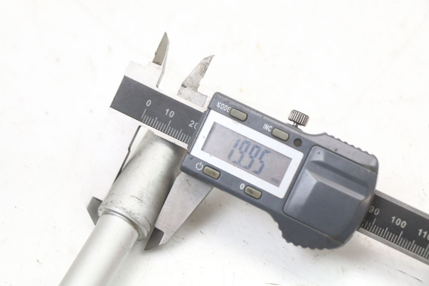 photo de VORDERRADACHSE APRILIA SR MOTARD 50 (2012 - 2018) - Technische Nahaufnahme