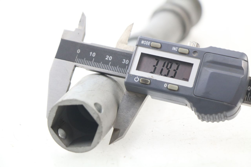 photo de VORDERRADACHSE HONDA CBR RR FIREBLADE 1000 (2006 - 2007) - Zoom auf Gebrauchszustand