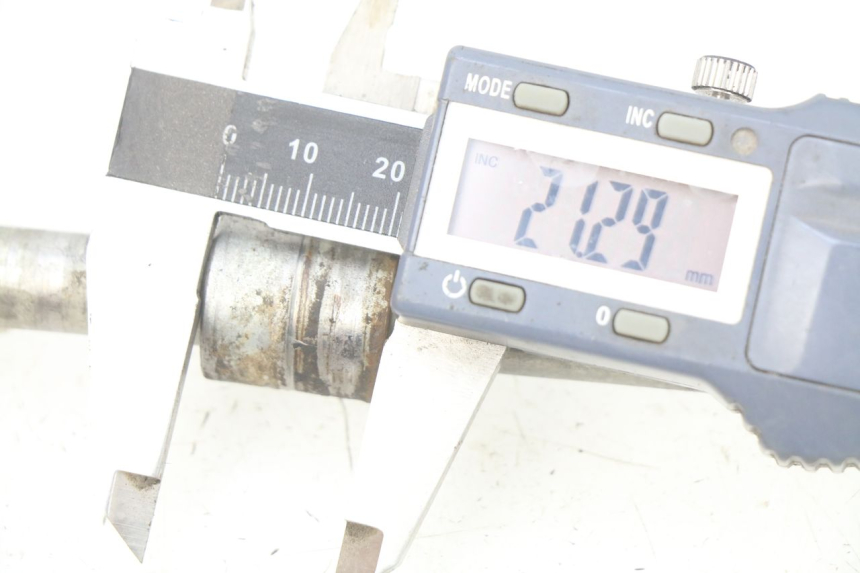 photo de VORDERRADACHSE LONCIN DIRT BIKE 125 - Technische Nahaufnahme