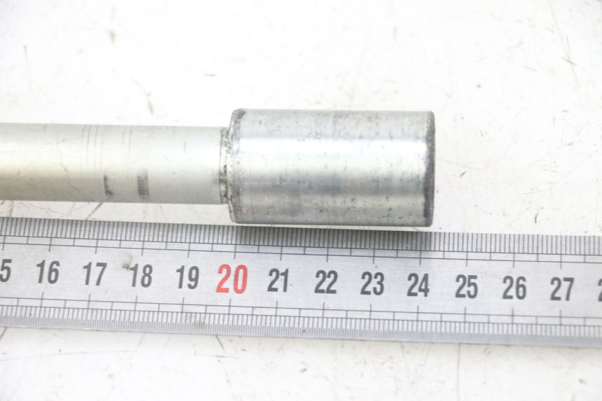 photo de VORDERRADACHSE HONDA FORZA ABS 300 (2013 - 2017) - Detailansicht des Bauteils