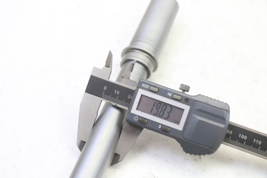 photo de VORDERRADACHSE BMW G310 R 310 (2016 - 2020) - Gesamtansicht des Produkts