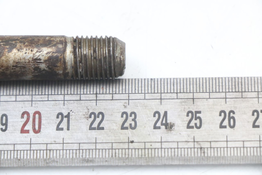 photo de VORDERRADACHSE SUZUKI GN 125 (1997 - 2000) - Zoom auf Gebrauchszustand