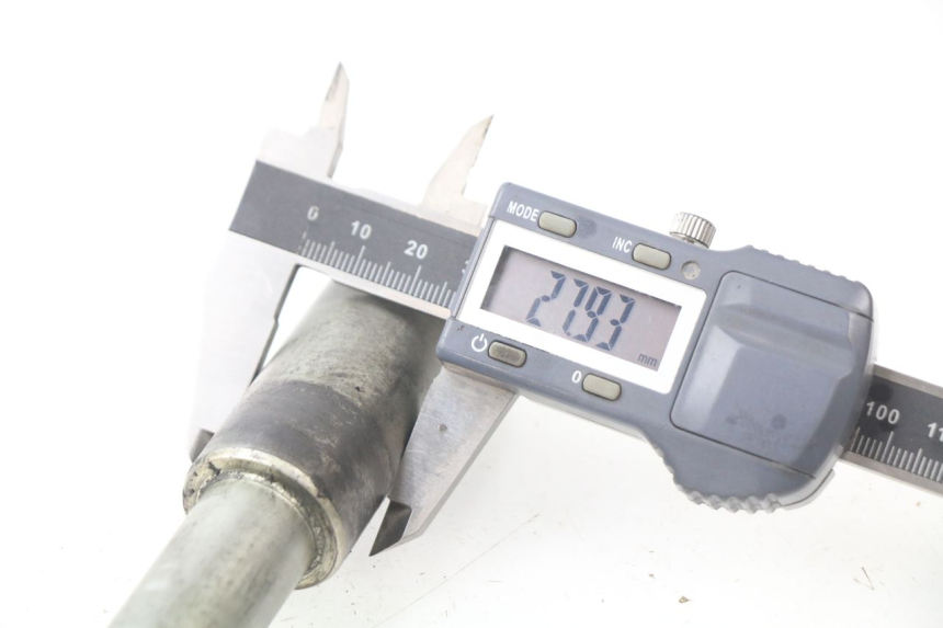 photo de VORDERRADACHSE SUZUKI GSF N BANDIT 1200 (1996 - 1999) - Alternative Perspektive