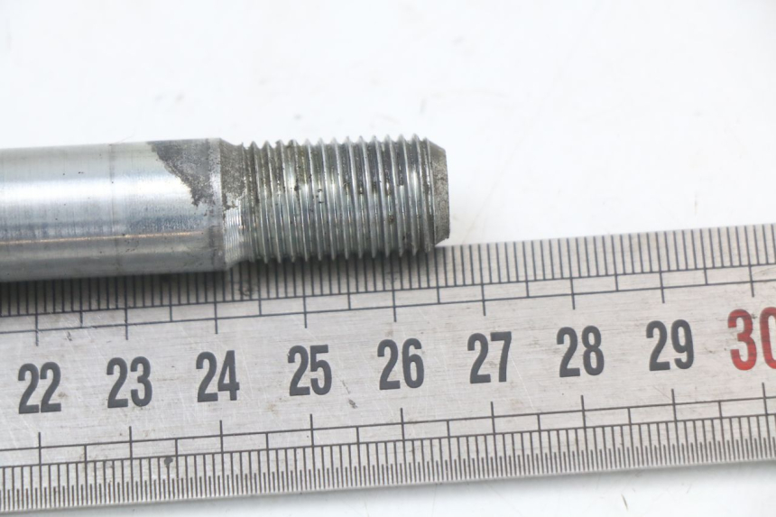 photo de VORDERRADACHSE SUZUKI GZ MARAUDER 125 (1998 - 2004) - Zoom auf Gebrauchszustand