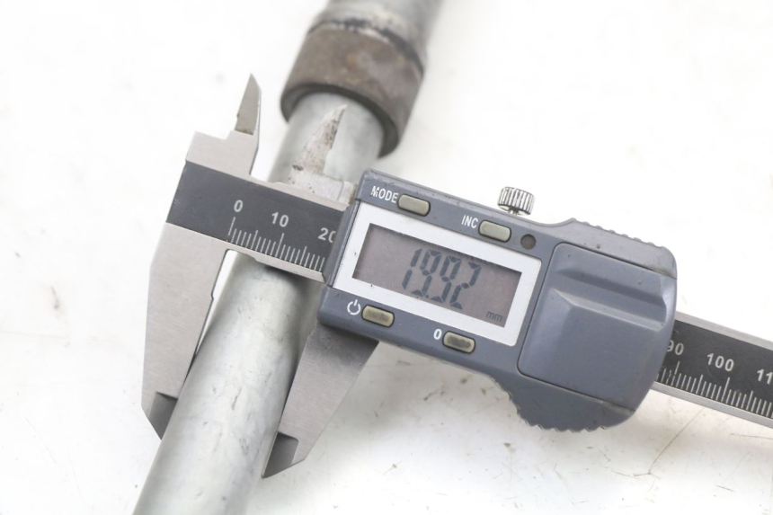 photo de VORDERRADACHSE HONDA CBR F 1000 (1993 - 1996) - Gesamtansicht des Produkts