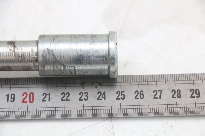 photo de VORDERRADACHSE KAWASAKI GTR 1000 (1994 - 2004) - Zoom auf Gebrauchszustand