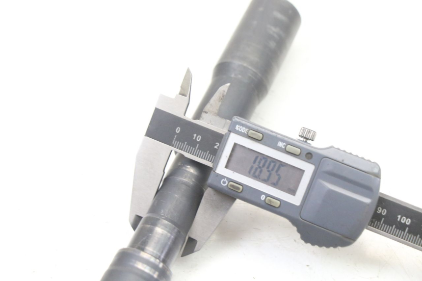 photo de VORDERRADACHSE LIGIER PULSE 3 1 (2014 - 2020) - Details der Befestigungspunkte