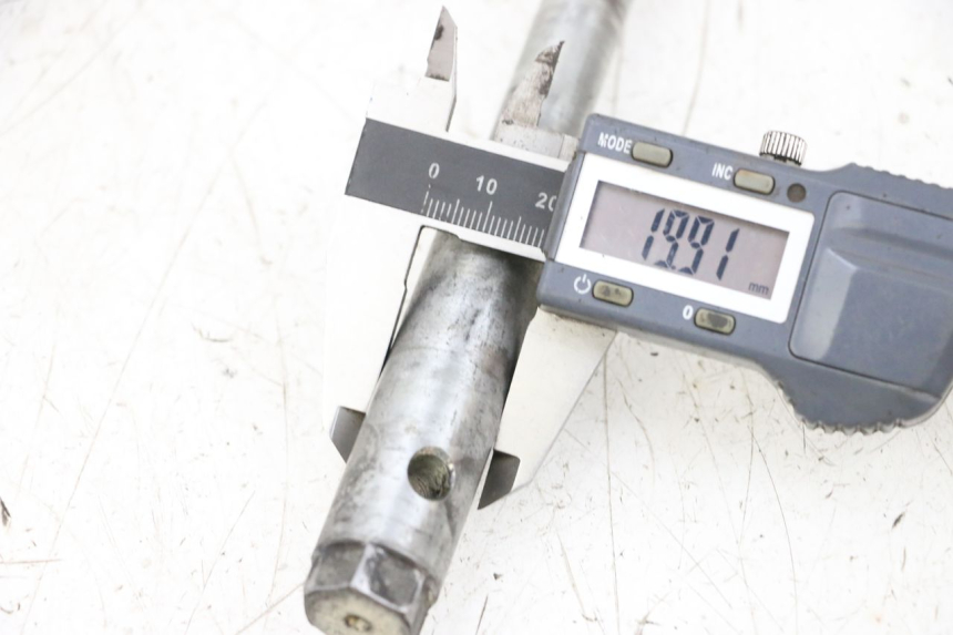 photo de VORDERRADACHSE HONDA NSR R 125 (1994 - 2003) - Gesamtansicht des Produkts