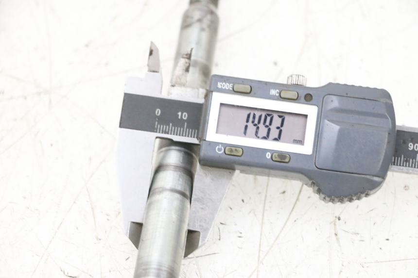 photo de VORDERRADACHSE HONDA NSR R 125 (1994 - 2003) - Details der Befestigungspunkte