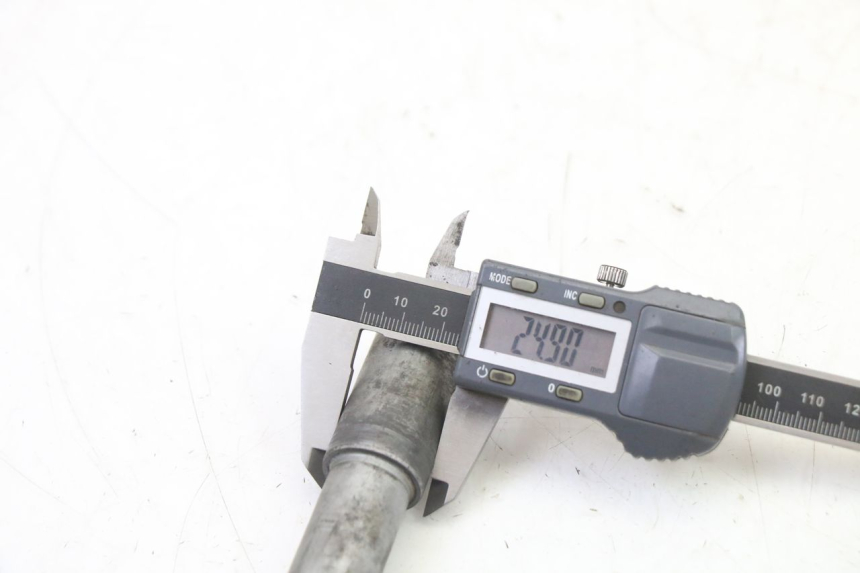 photo de VORDERRADACHSE HONDA NTV DEAUVILLE ABS 700 (2007 - 2016) - Technische Nahaufnahme