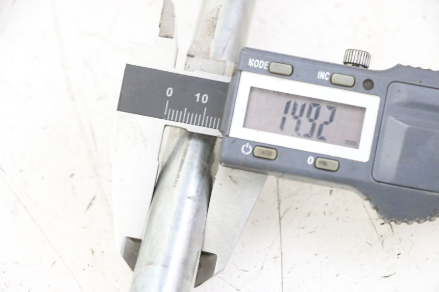 photo de VORDERRADACHSE PIAGGIO BEVERLY 125 (1998 - 2005) - Technische Nahaufnahme