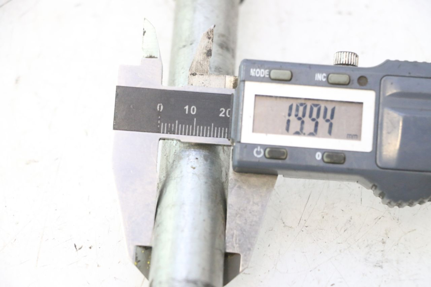 photo de VORDERRADACHSE MZ RT 125 (2000 - 2008) - Zoom auf Gebrauchszustand