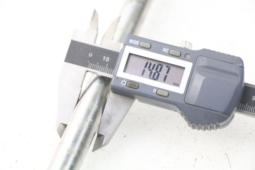 photo de VORDERRADACHSE PEUGEOT SATELIS 300 (2012 - 2015) - Technische Nahaufnahme