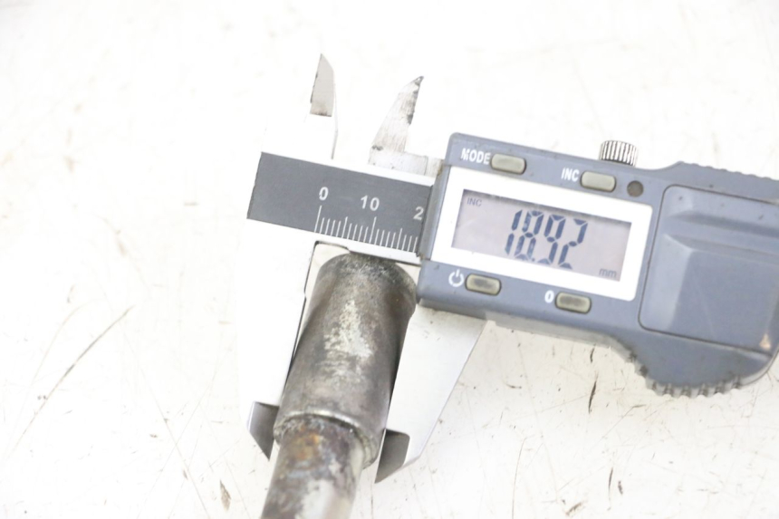 photo de VORDERRADACHSE PEUGEOT SATELIS 125 (2013 - 2018) - Detailansicht des Bauteils