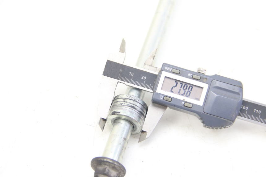 photo de VORDERACHSE SUZUKI SIXTEEN 125 (2008 - 2010) - Zoom auf Gebrauchszustand