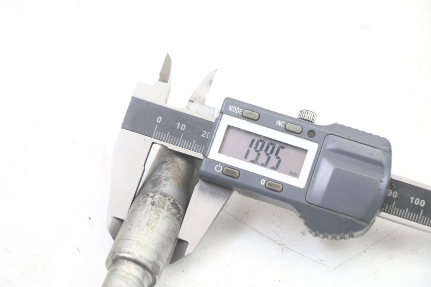 photo de VORDERRADACHSE SMALL MX THUNDER 250 - Technische Nahaufnahme