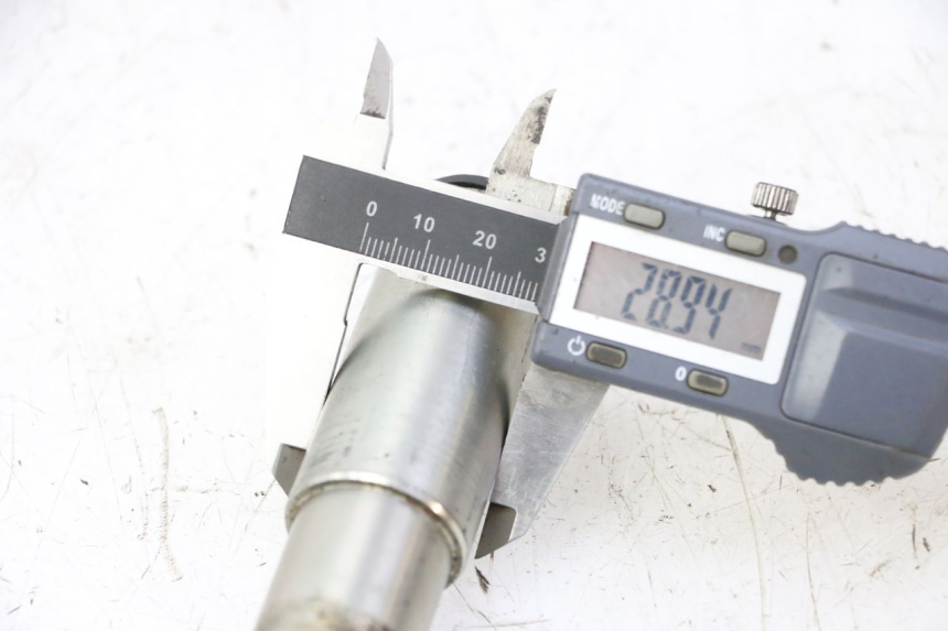 photo de VORDERRADACHSE TRIUMPH SPRINT 900 (1995 - 1998) - Alternative Perspektive