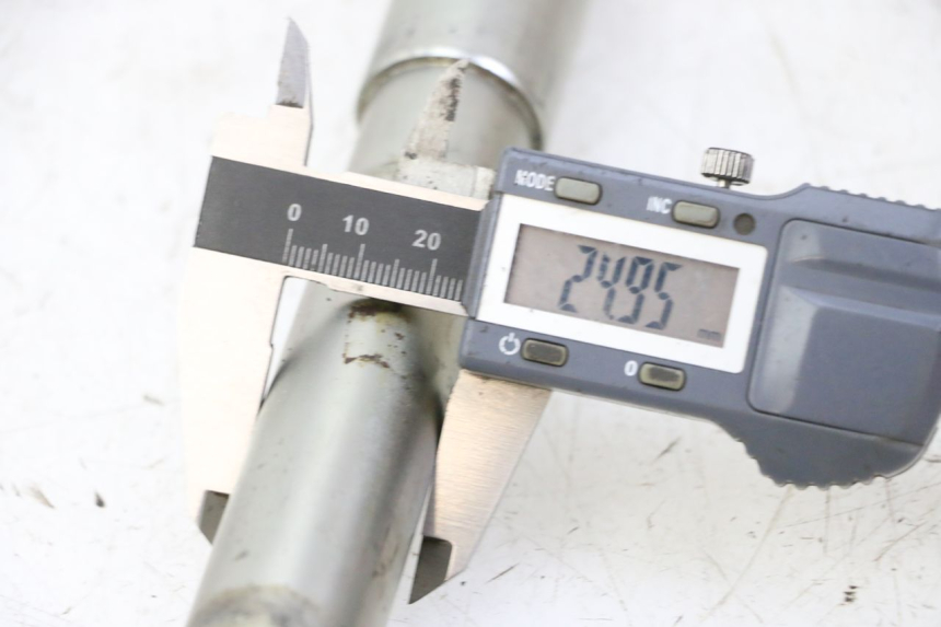 photo de VORDERRADACHSE TRIUMPH SPRINT 900 (1995 - 1998) - Technische Nahaufnahme