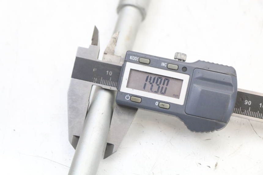 photo de VORDERRADACHSE APRILIA SR MOTARD 50 (2012 - 2018) - Technische Nahaufnahme