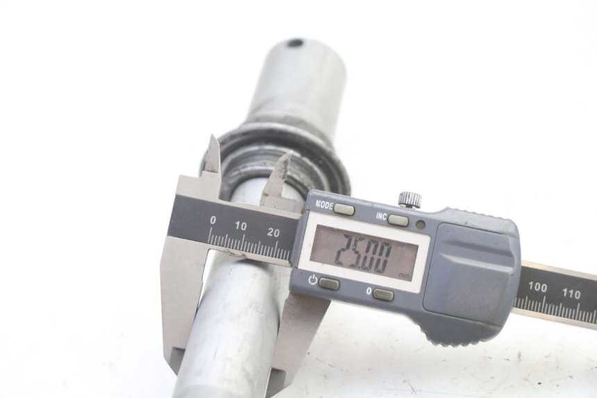 photo de VORDERRADACHSE HONDA ST PAN EUROPEAN 1300 (2002 - 2013) - Gesamtansicht des Produkts