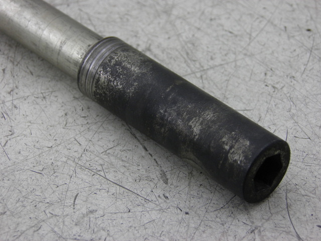 photo de VORDERRADACHSE SUZUKI BURGMAN EXECUTIVE 650 (2008 - 2010) - Zoom auf Gebrauchszustand