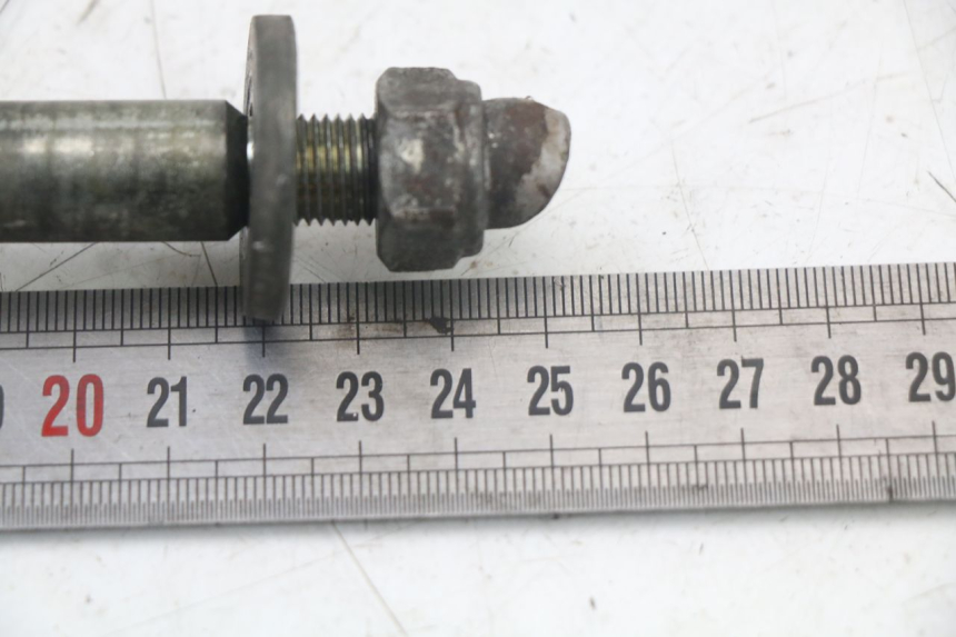 photo de VORDERRADACHSE SUZUKI GS F 500 (2004 - 2007) - Zoom auf Gebrauchszustand