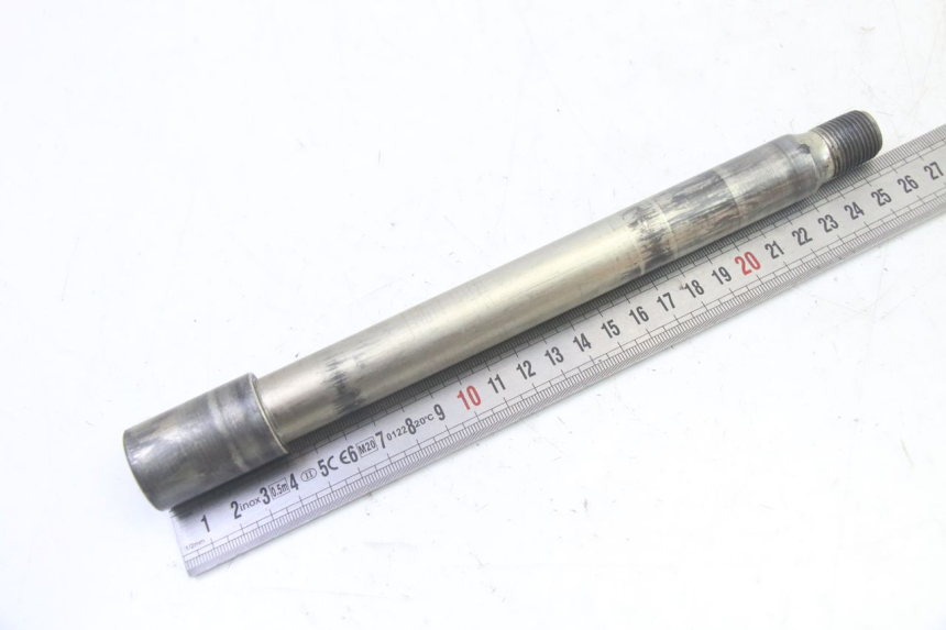 photo de VORDERRADACHSE YAMAHA TDM ABS 900 (2002 - 2014) - Zoom auf Gebrauchszustand