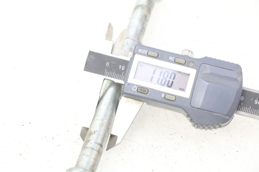 photo de VORDERRADACHSE NITRO MOTORS THUNDER 125 - Zoom auf Gebrauchszustand