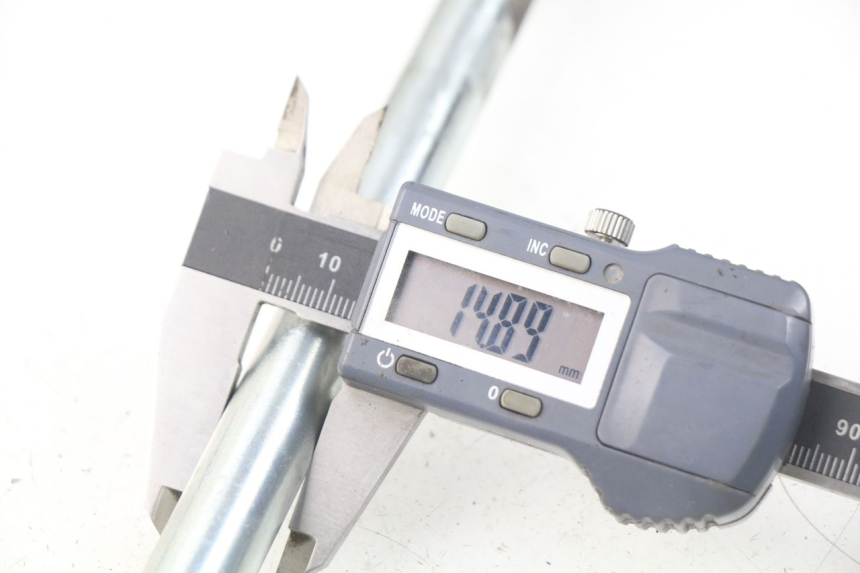 photo de VORDERRADACHSE PEUGEOT VIVACITY NEW 4T 50 (2008 - 2017) - Alternative Perspektive